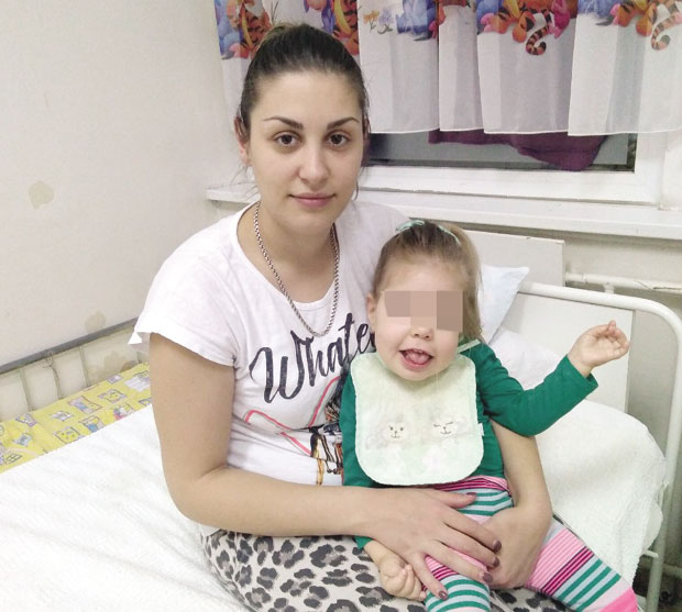 ТРОГОДИШЊАКИЊИ НЕОПХОДНА ПОМОЋ: Због кичме, никад није стала на ноге